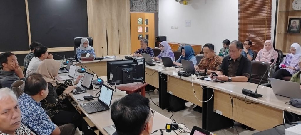 Pusbang Mitigasi Bahas Penyusunan Standar Pelayanan Publik di KHDTK melalui Forum Konsultasi Publik